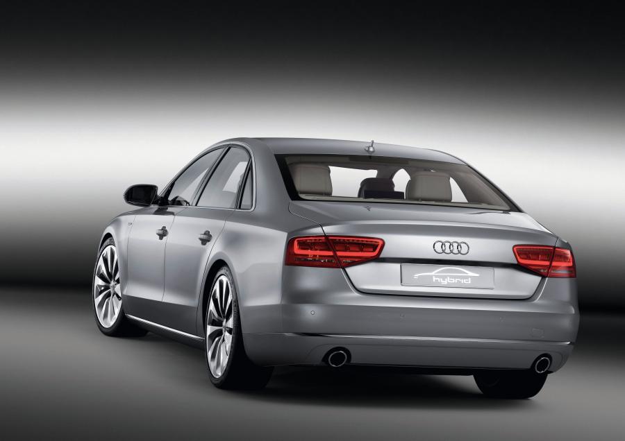  Audi A8 Hybrid Concept (D4) 2010 года  (фото 7 из 14)